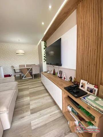 Apartamento à venda com 2 quartos, 70m² - Foto 4