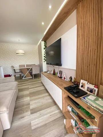 Apartamento à venda com 2 quartos, 70m² - Foto 3