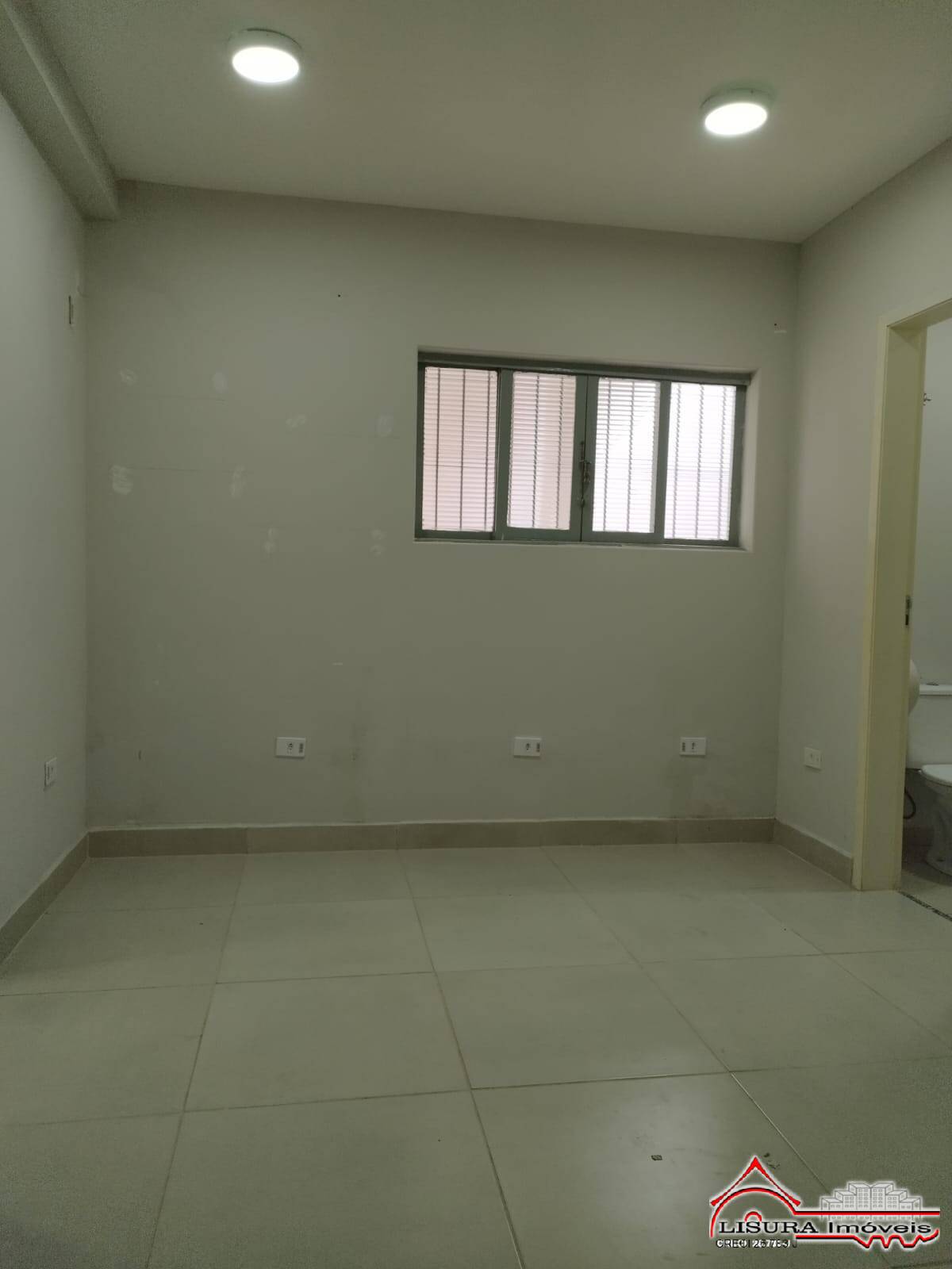 Loja-Salão para alugar com 4 quartos, 302m² - Foto 9