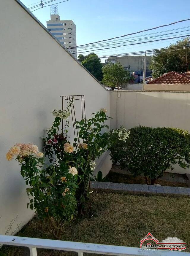 Casa à venda com 2 quartos, 240m² - Foto 4