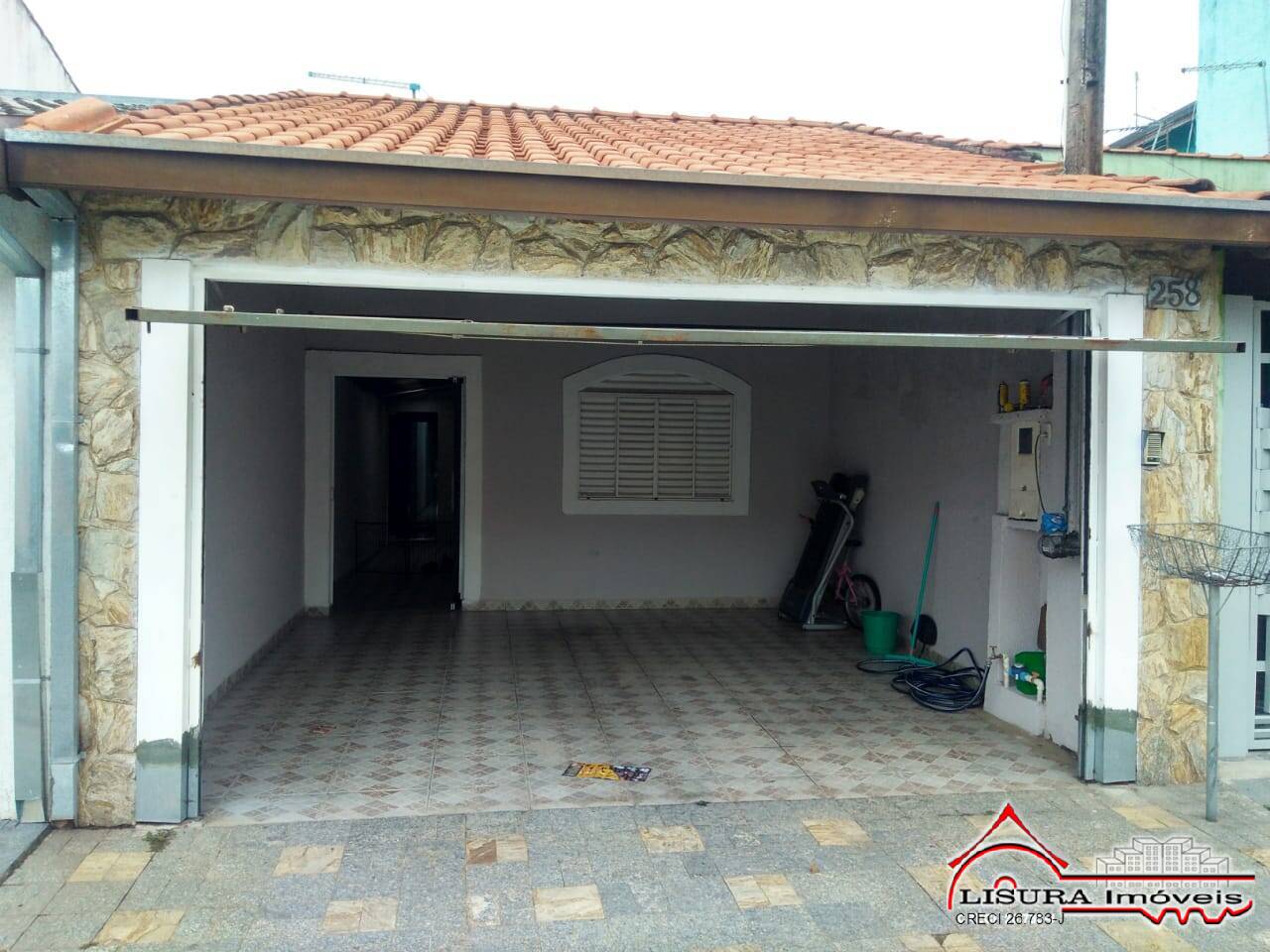 Casa à venda com 2 quartos, 88m² - Foto 1