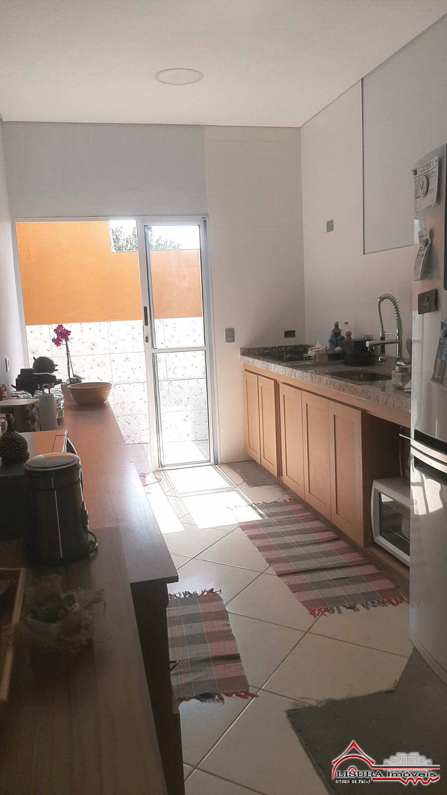 Casa à venda com 3 quartos, 70m² - Foto 3