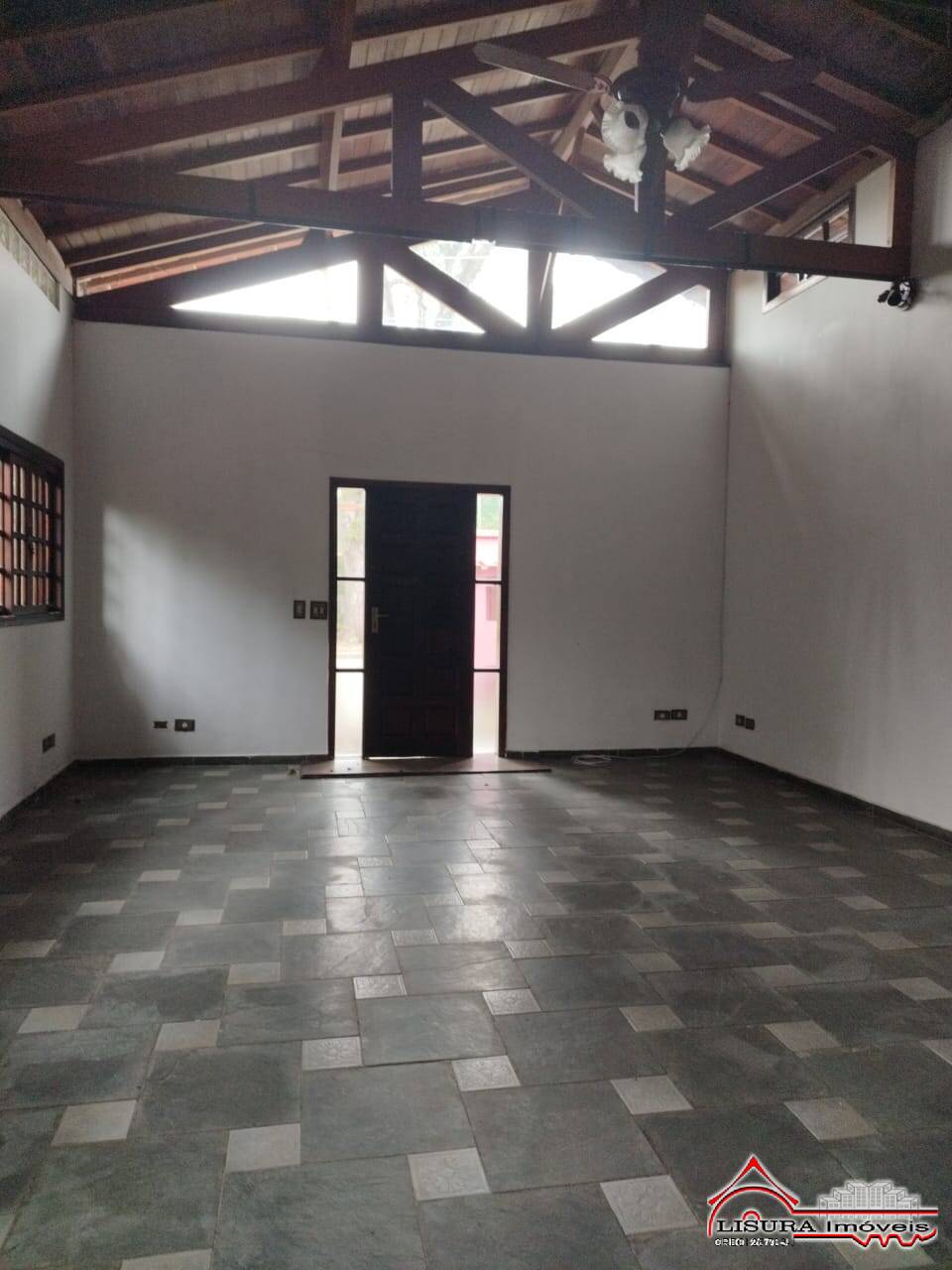 Casa à venda com 3 quartos, 250m² - Foto 10