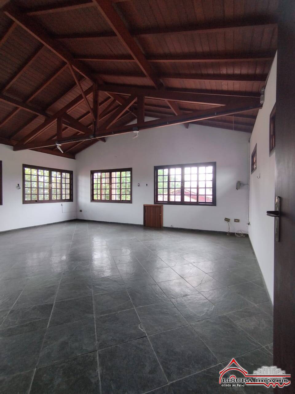 Casa à venda com 3 quartos, 250m² - Foto 11