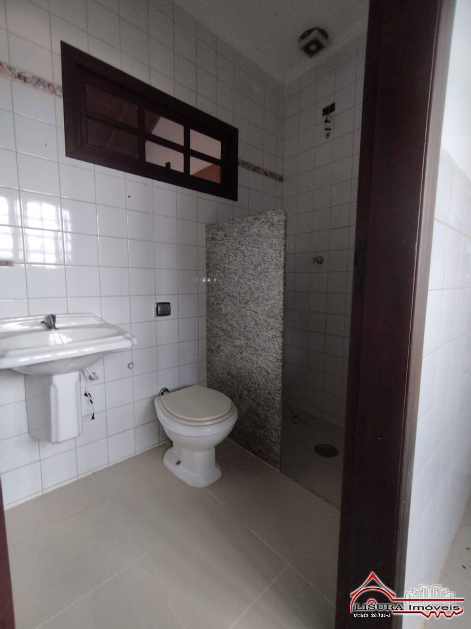 Casa à venda com 3 quartos, 250m² - Foto 9