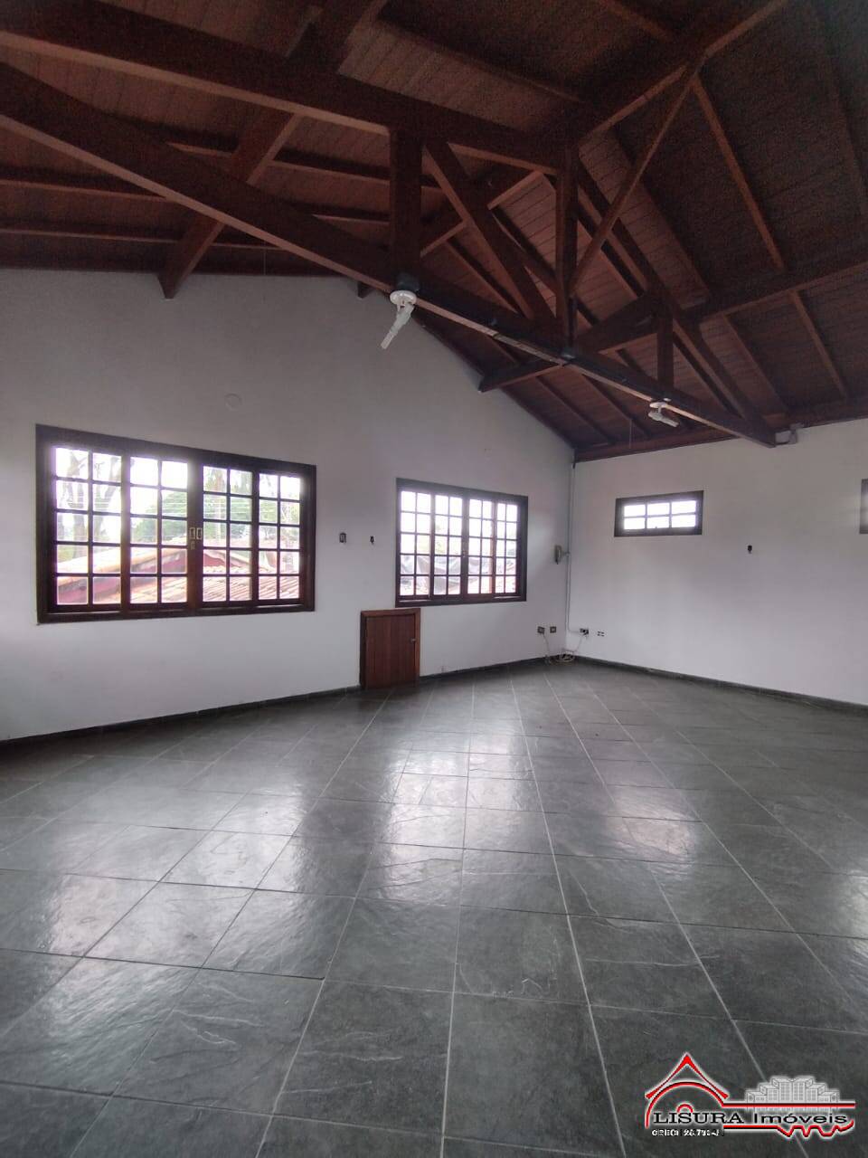 Casa à venda com 3 quartos, 250m² - Foto 24