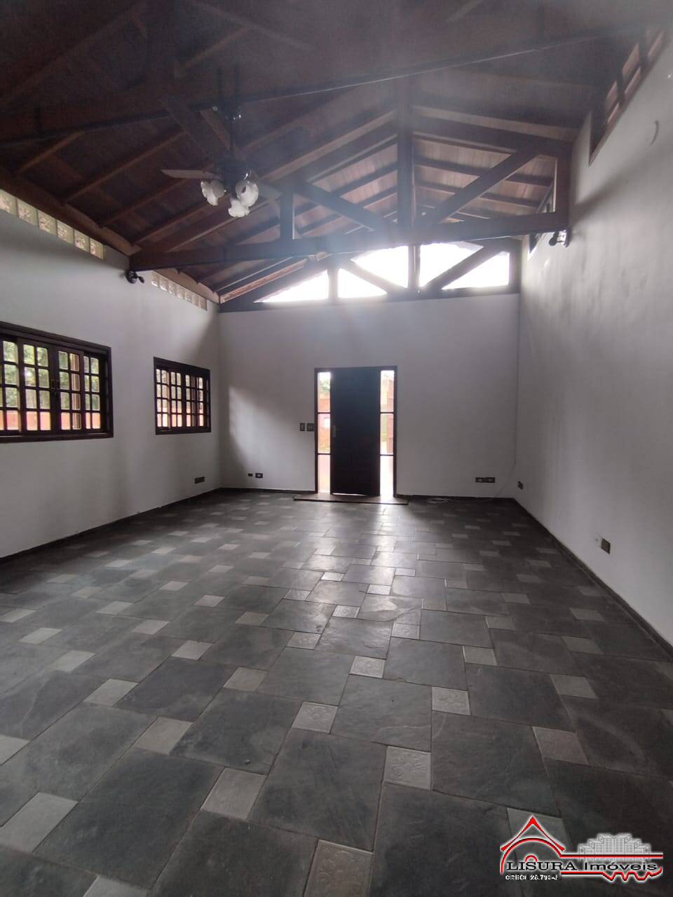 Casa à venda com 3 quartos, 250m² - Foto 25