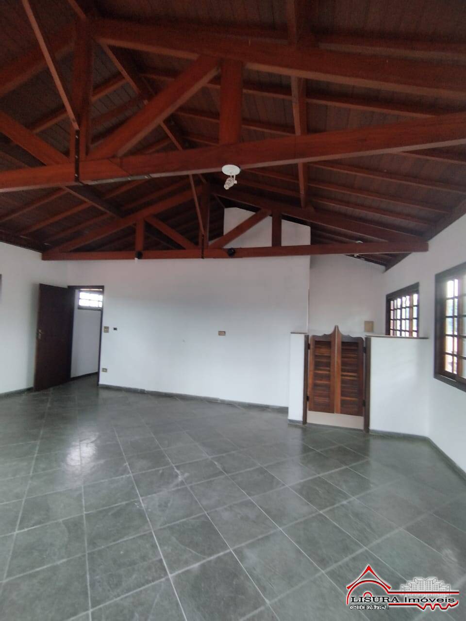 Casa à venda com 3 quartos, 250m² - Foto 29