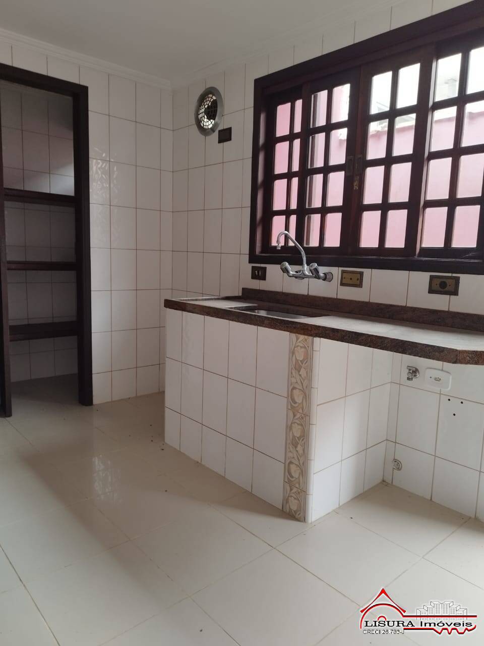 Casa à venda com 3 quartos, 250m² - Foto 6