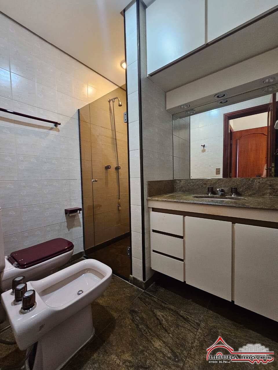 Apartamento para alugar com 4 quartos, 258m² - Foto 8