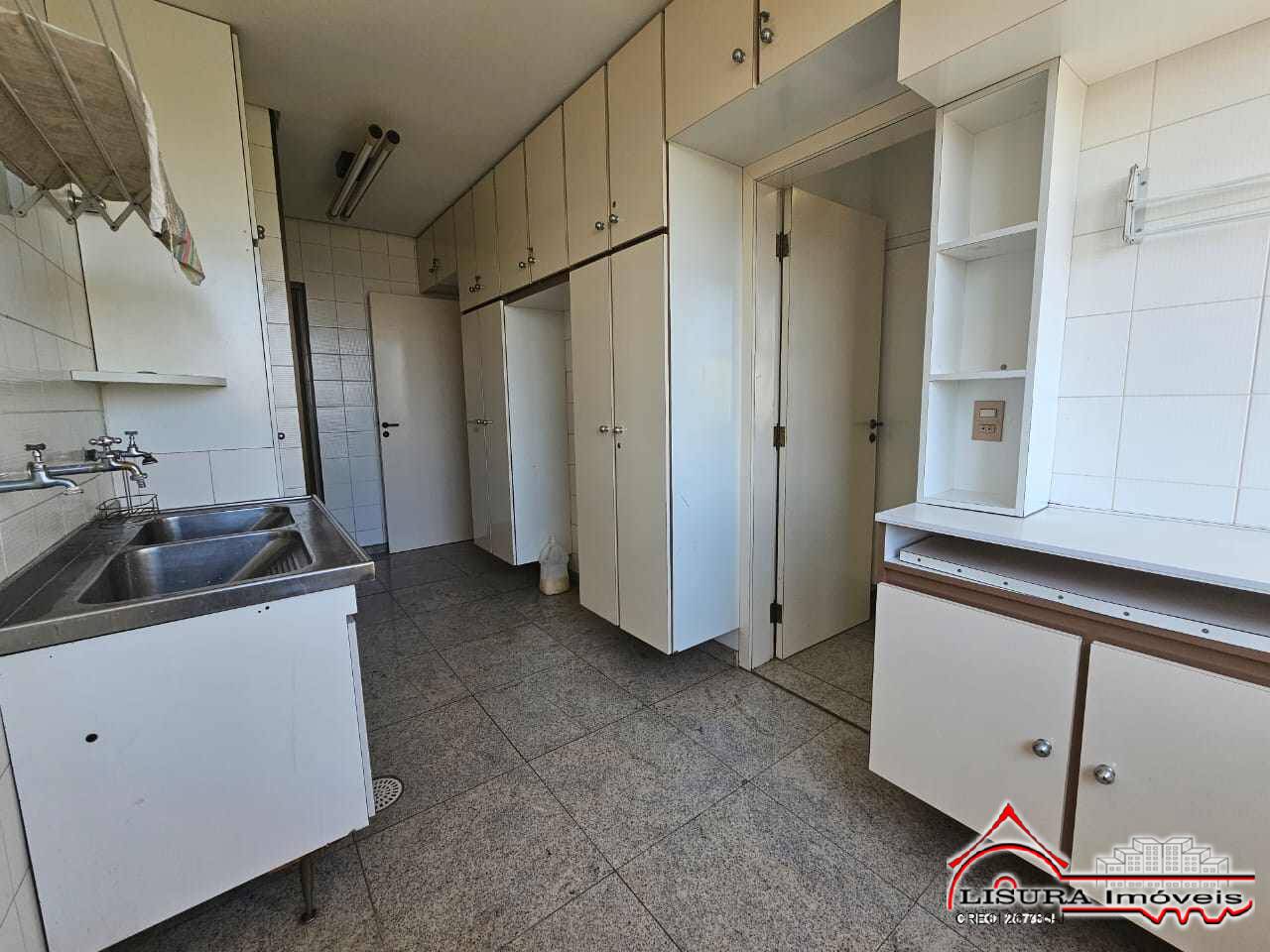 Apartamento para alugar com 4 quartos, 258m² - Foto 17