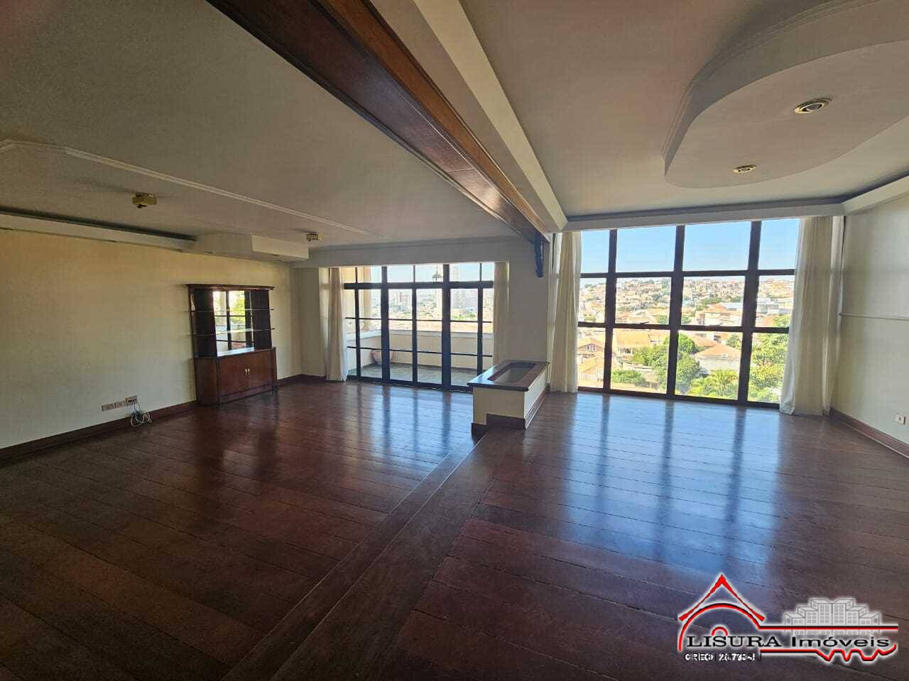 Apartamento para alugar com 4 quartos, 258m² - Foto 2