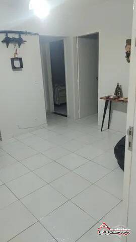 Apartamento à venda com 2 quartos, 43m² - Foto 2