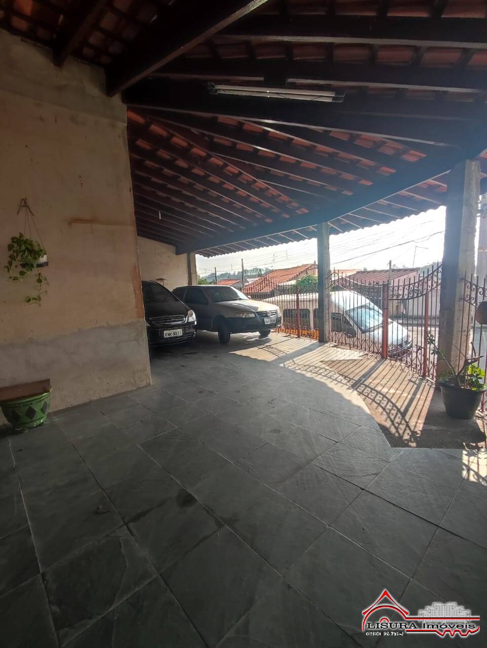 Casa à venda com 3 quartos, 209m² - Foto 2