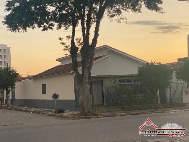 Casa à venda com 3 quartos, 300m² - Foto 2