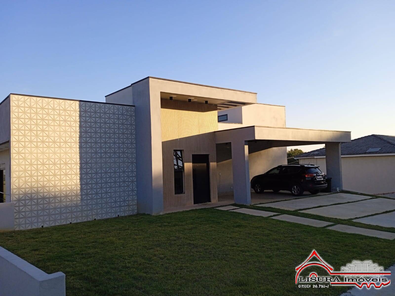 Casa de Condomínio à venda com 4 quartos, 300m² - Foto 1