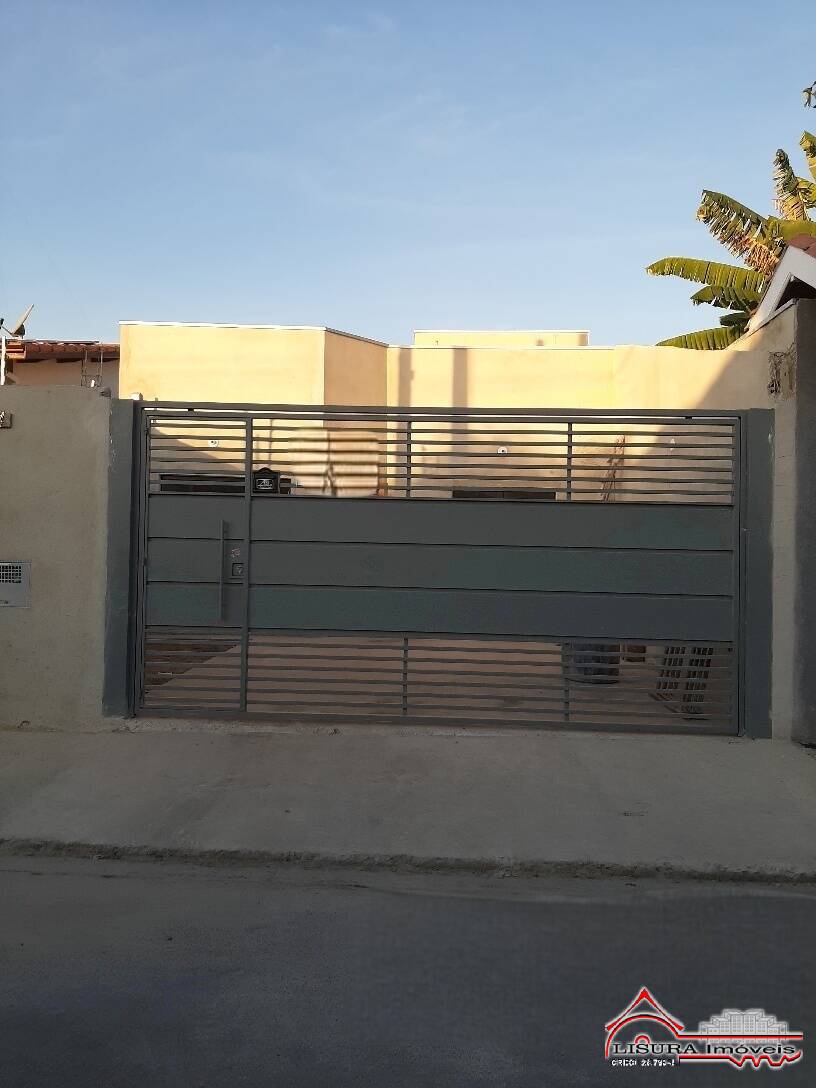 Casa à venda com 3 quartos, 102m² - Foto 1