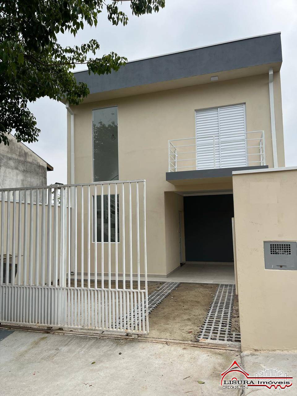 Casa à venda com 3 quartos, 119m² - Foto 1