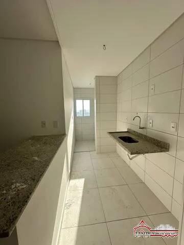 Apartamento à venda com 2 quartos, 68m² - Foto 4