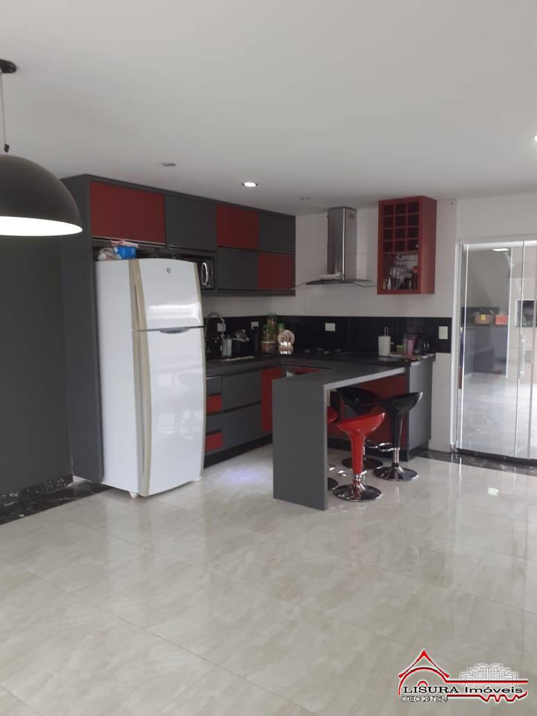 Casa de Condomínio à venda com 4 quartos, 247m² - Foto 3