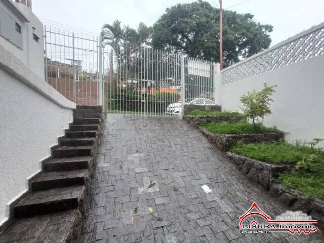 Casa à venda com 3 quartos, 250m² - Foto 2