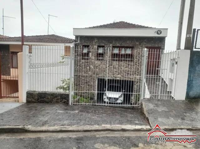 Casa à venda com 3 quartos, 250m² - Foto 1