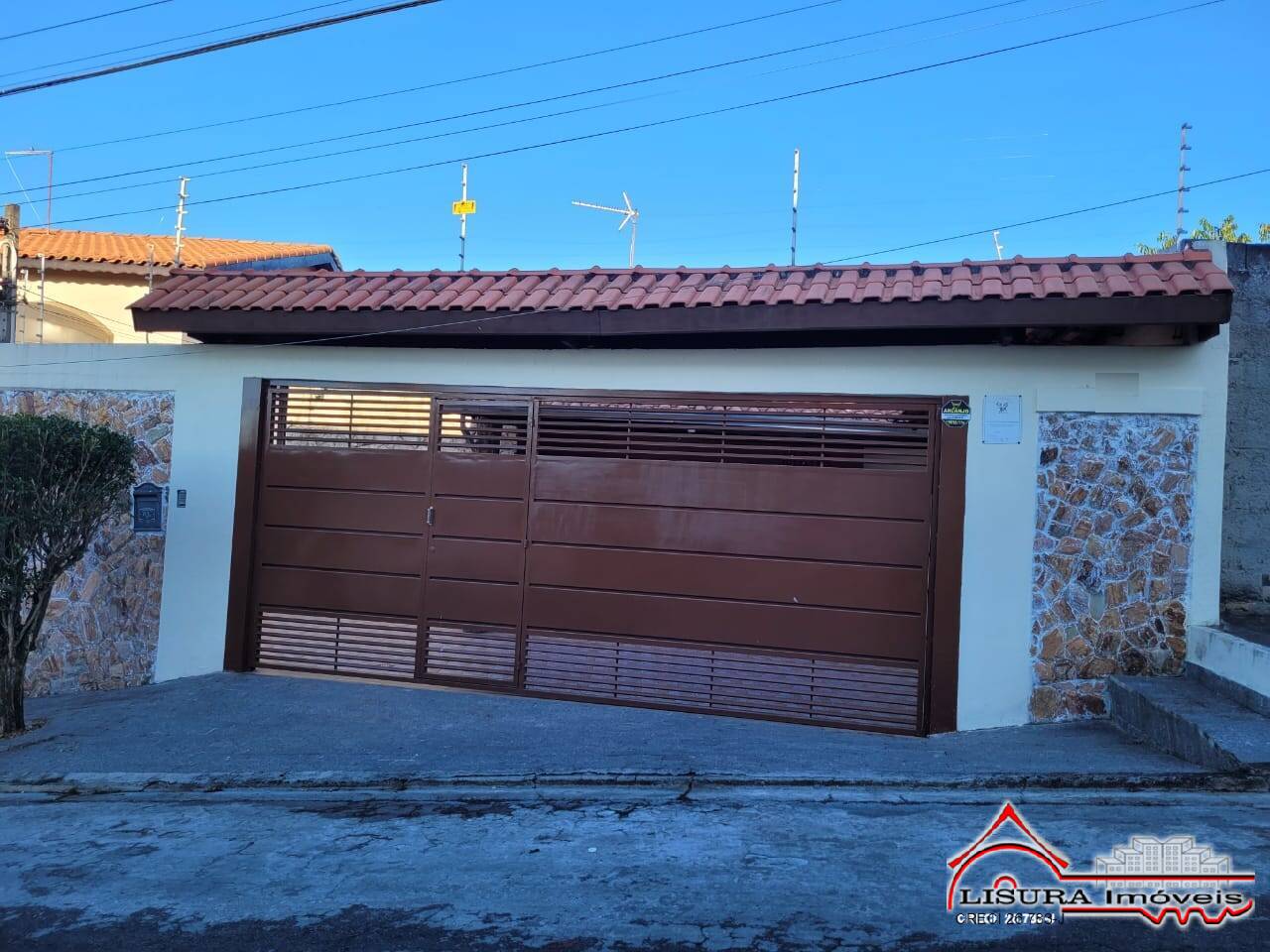 Casa à venda com 3 quartos, 180m² - Foto 1