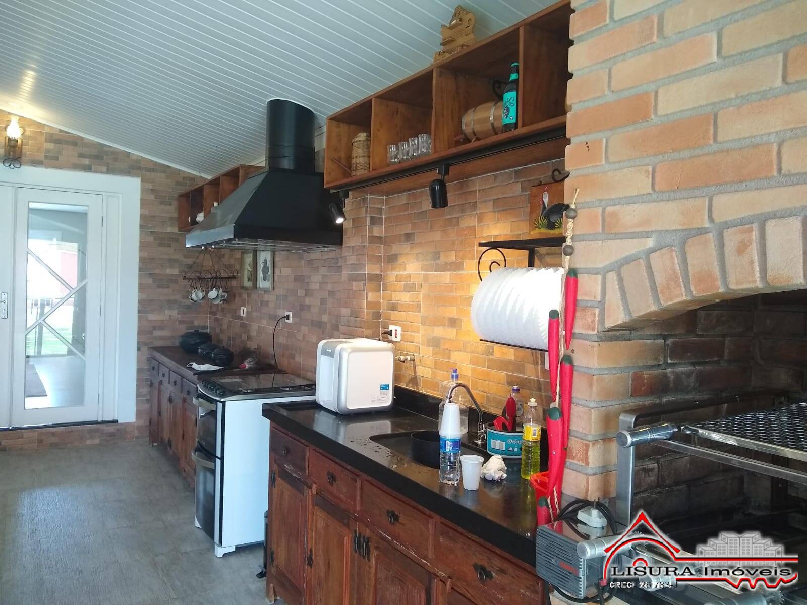 Casa de Condomínio para alugar com 4 quartos, 300m² - Foto 11