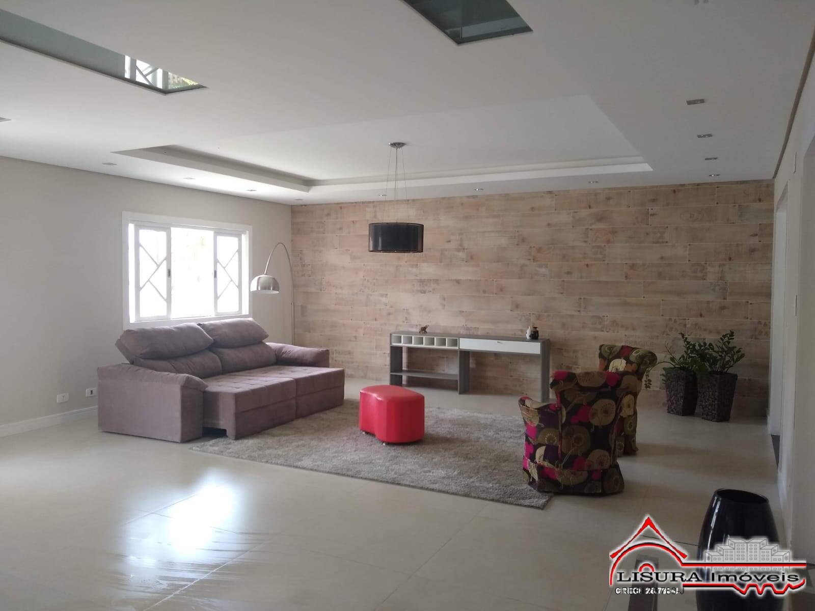 Casa de Condomínio para alugar com 4 quartos, 300m² - Foto 9