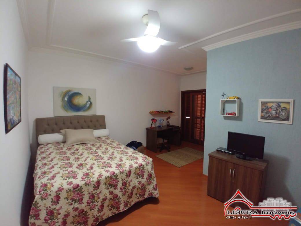 Casa de Condomínio à venda com 4 quartos, 340m² - Foto 13