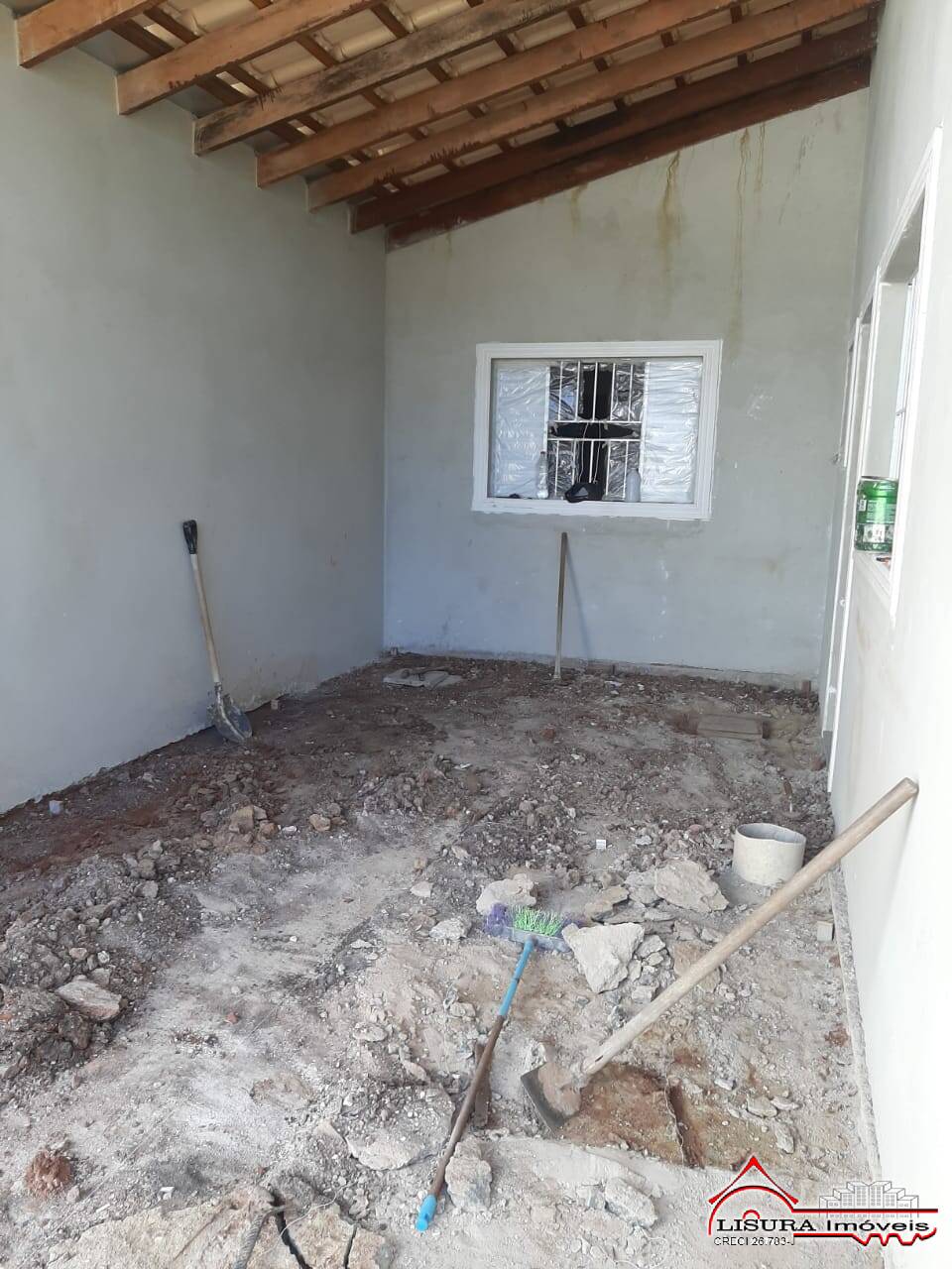 Casa à venda com 2 quartos, 175m² - Foto 1