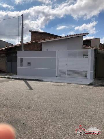 Casa à venda com 2 quartos, 60m² - Foto 1