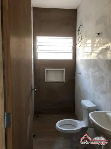 Casa à venda com 2 quartos, 60m² - Foto 5