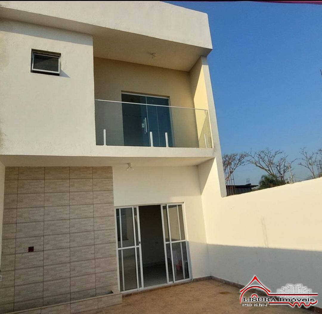 Casa à venda com 2 quartos, 70m² - Foto 2