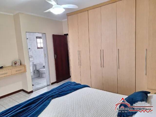 Casa à venda com 3 quartos, 214m² - Foto 9