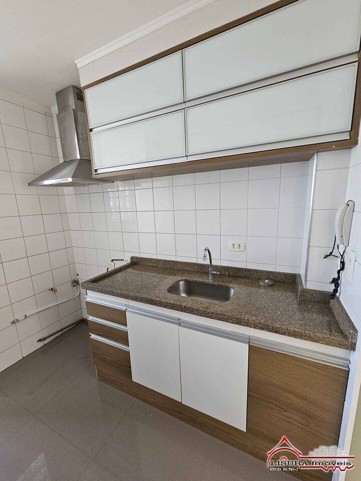 Apartamento à venda com 3 quartos, 76m² - Foto 4