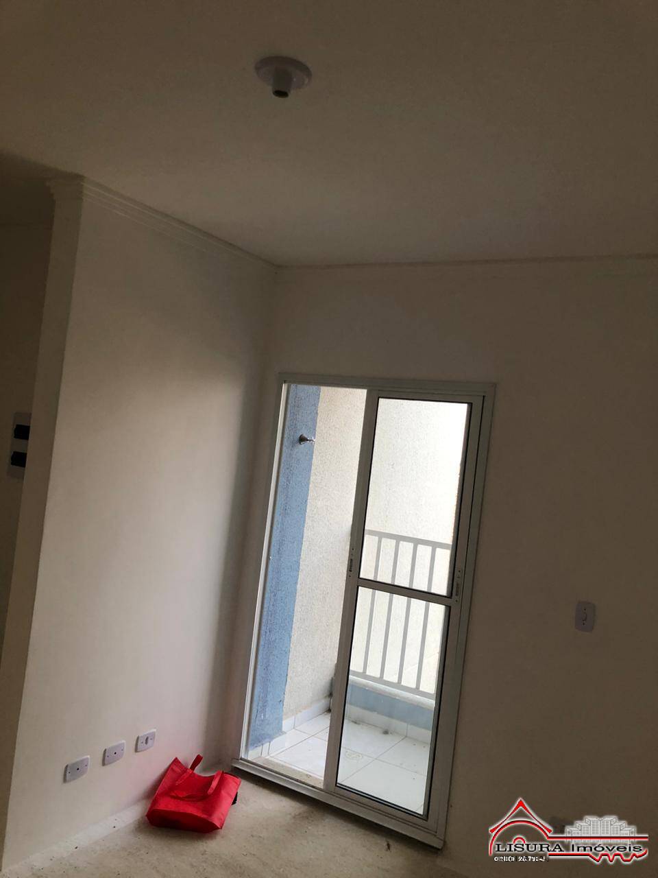 Apartamento à venda com 2 quartos, 50m² - Foto 2