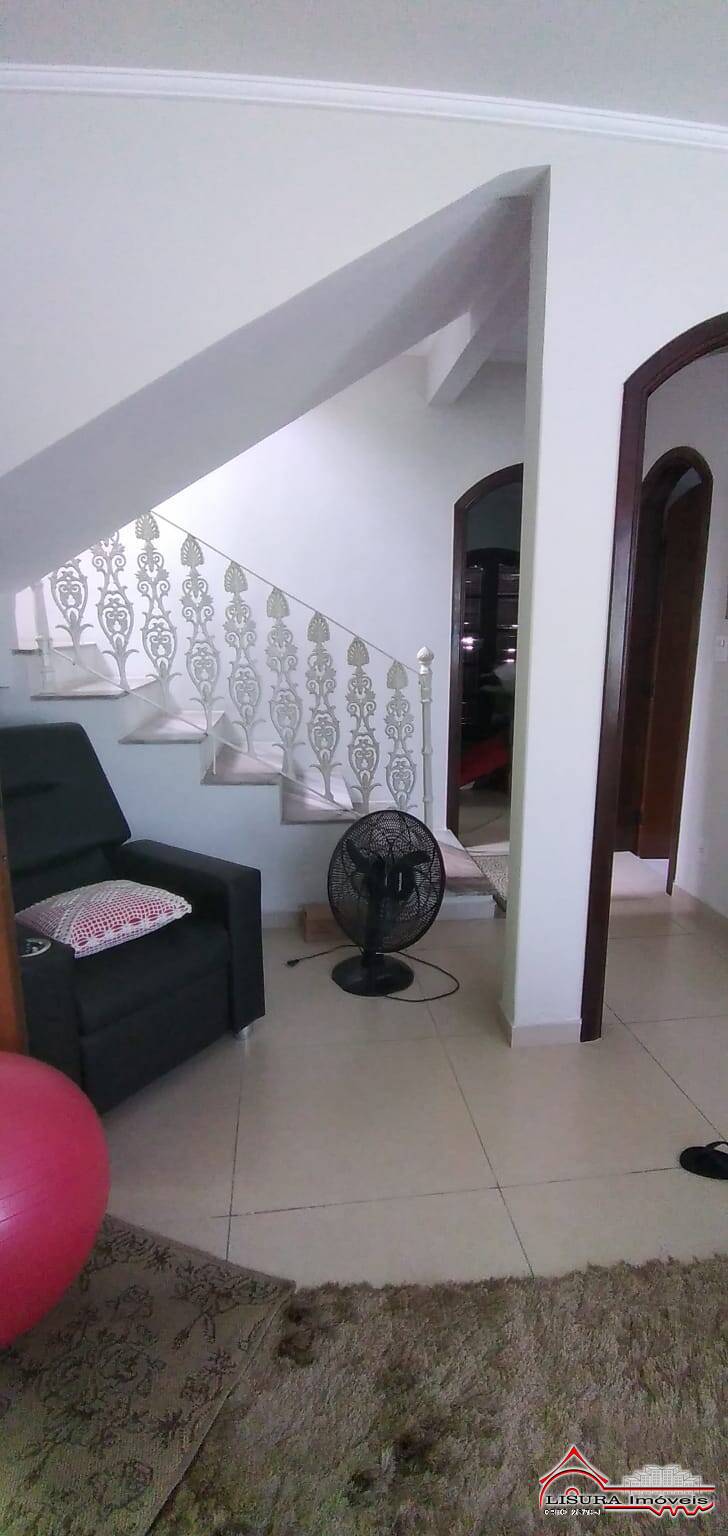 Casa à venda com 3 quartos, 360m² - Foto 2