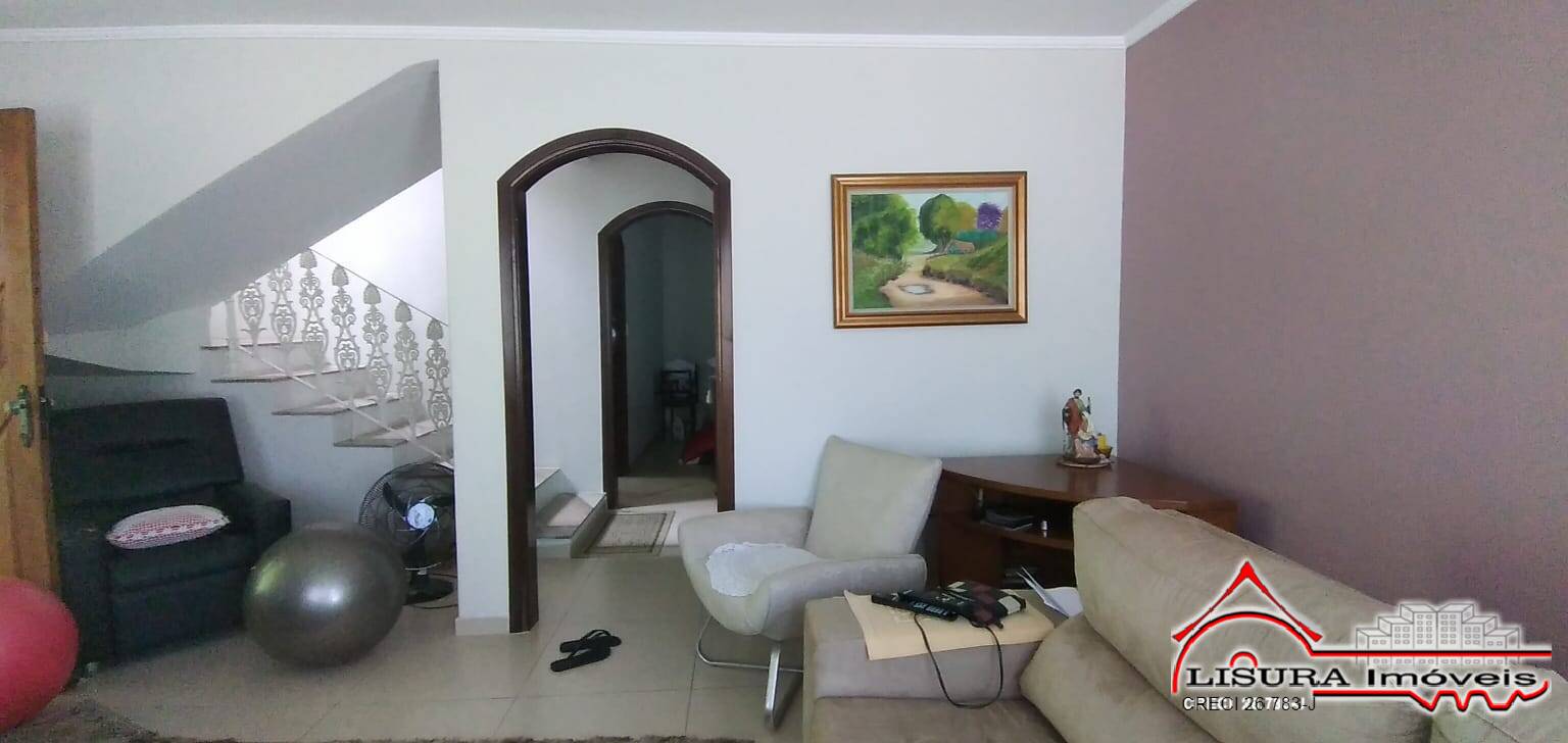 Casa à venda com 3 quartos, 360m² - Foto 1