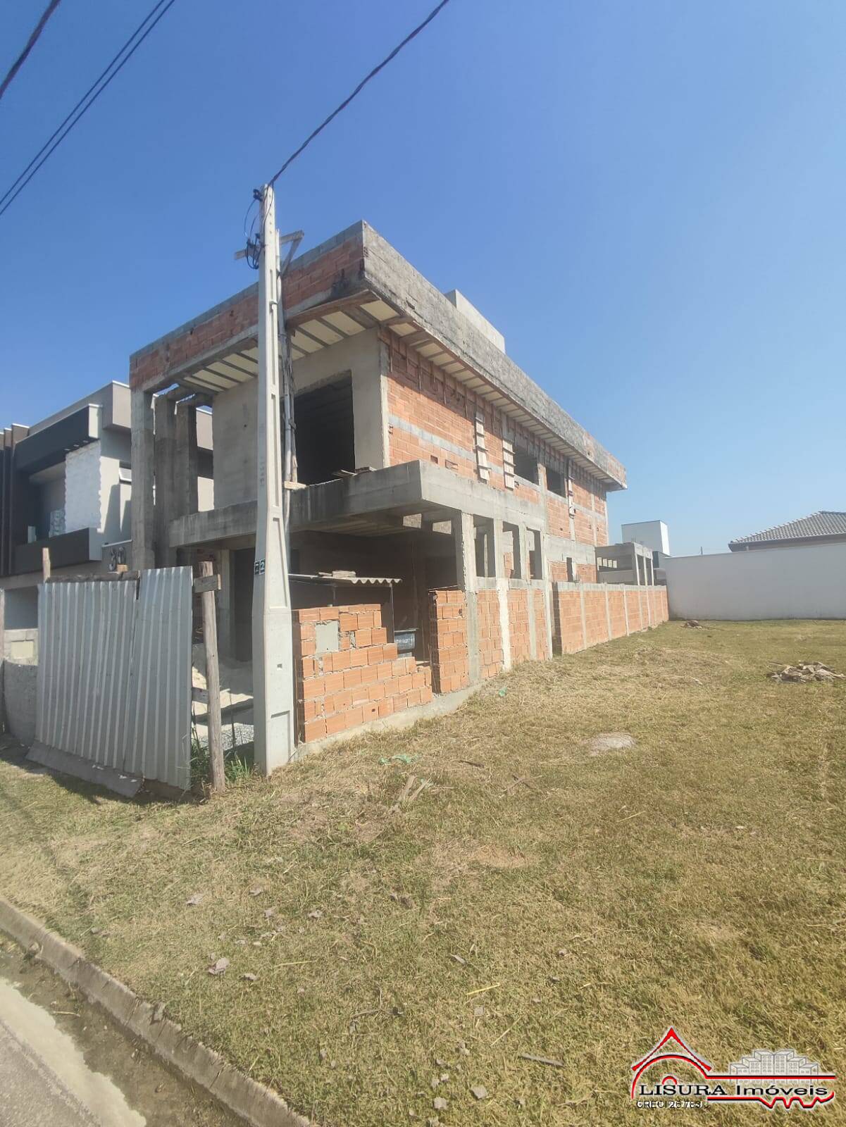 Casa de Condomínio à venda com 3 quartos, 203m² - Foto 2