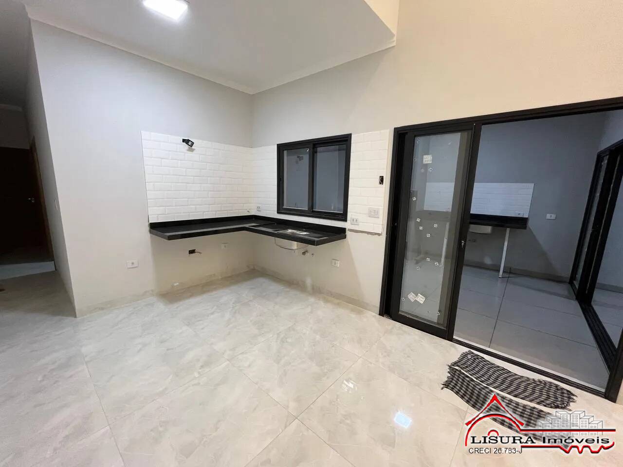 Casa à venda com 2 quartos, 98m² - Foto 3