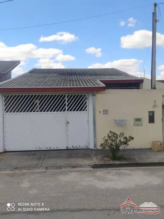 Casa à venda com 2 quartos, 100m² - Foto 1