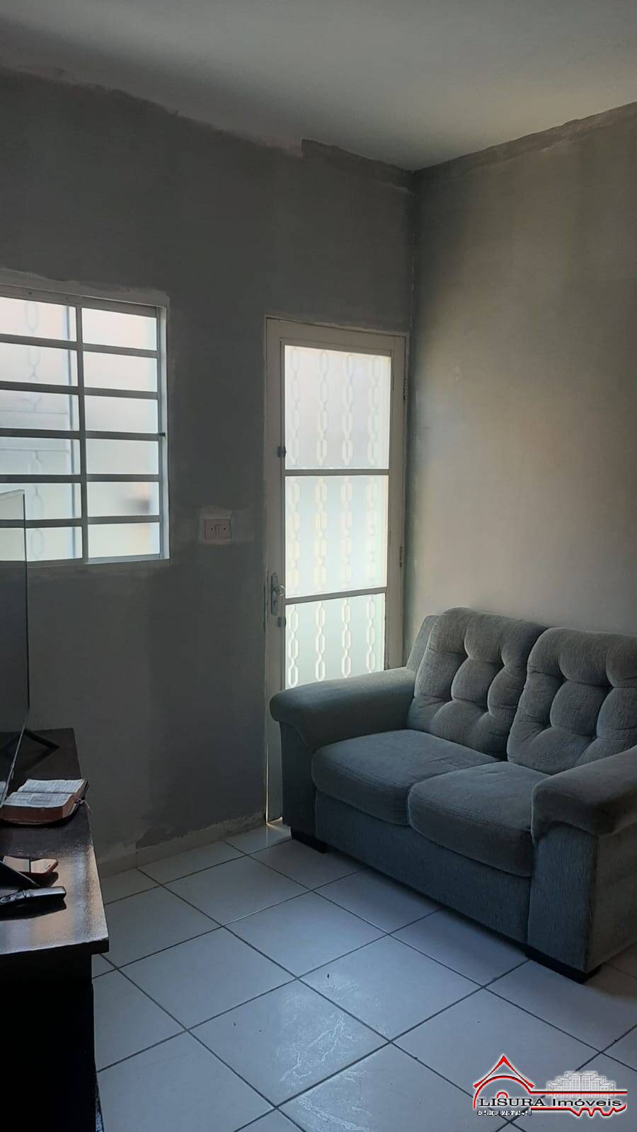 Casa à venda com 2 quartos, 125m² - Foto 1