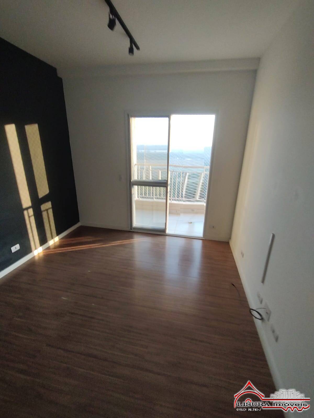 Apartamento à venda com 2 quartos, 61m² - Foto 1