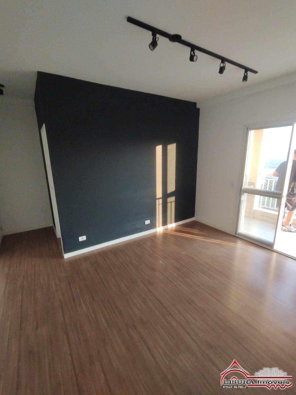 Apartamento à venda com 2 quartos, 61m² - Foto 2