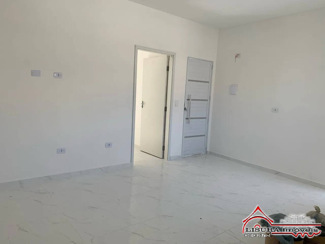 Casa à venda com 1 quarto, 38m² - Foto 2