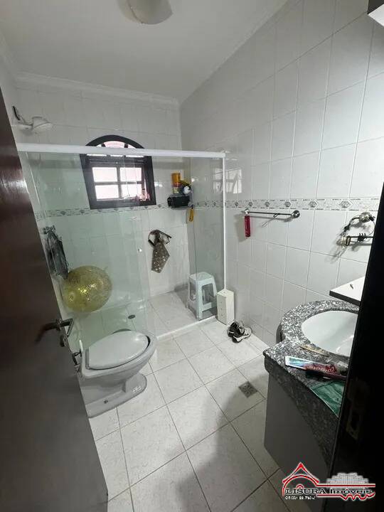 Casa de Condomínio para alugar com 4 quartos, 237m² - Foto 31