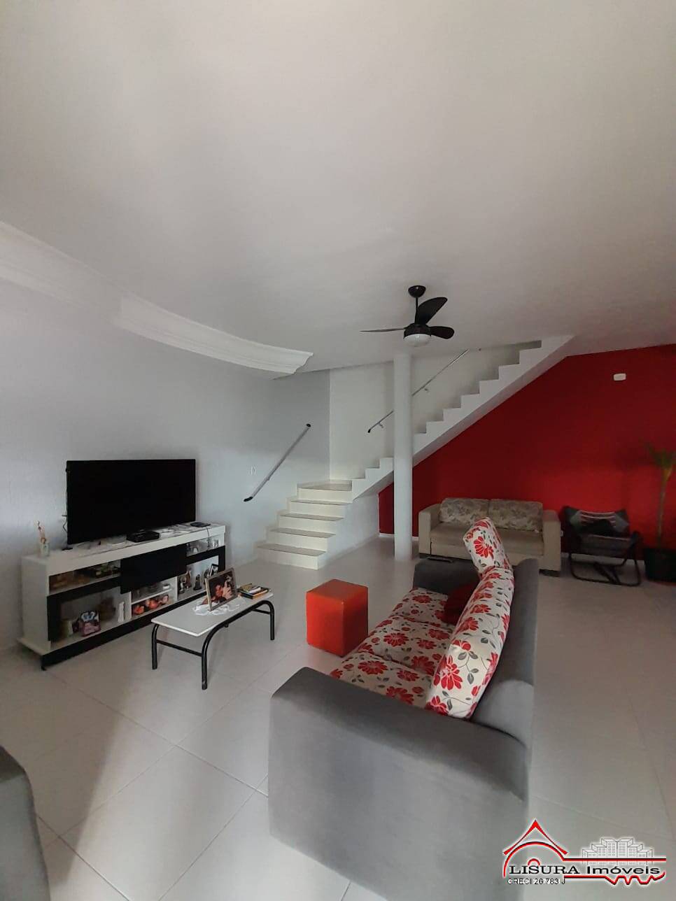 Casa à venda com 3 quartos, 270m² - Foto 3