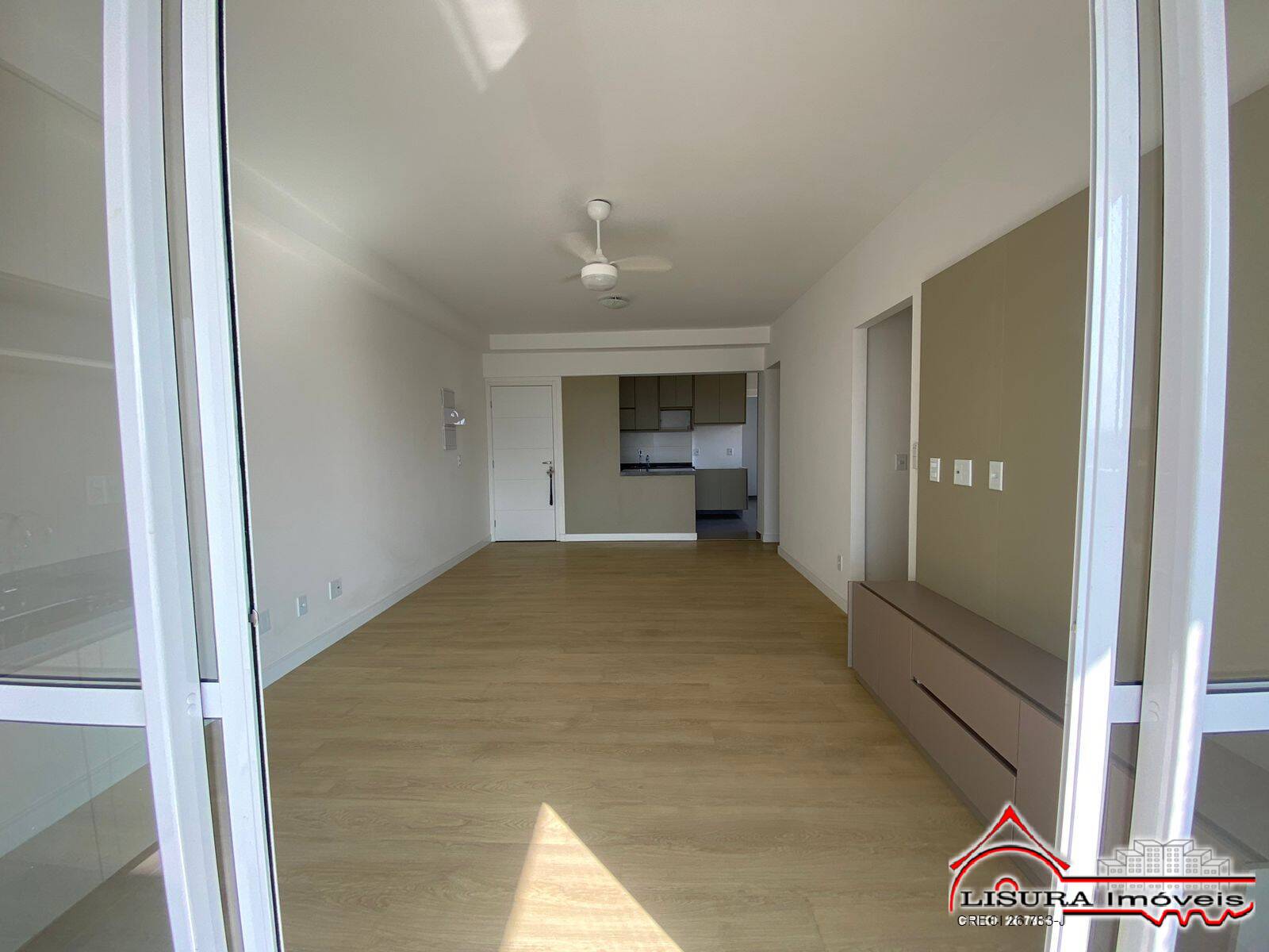 Apartamento à venda com 3 quartos, 101m² - Foto 3