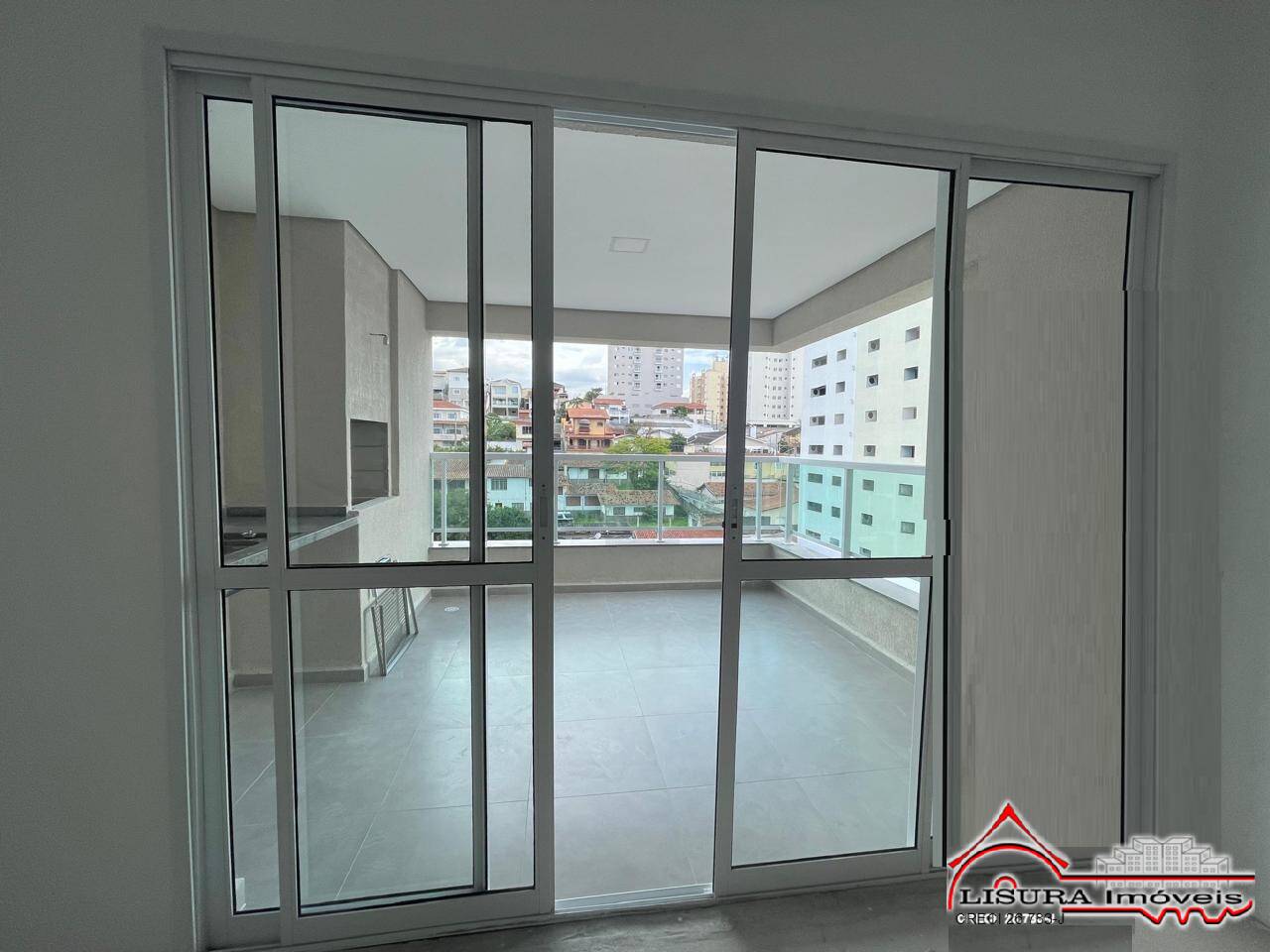 Apartamento à venda com 3 quartos, 101m² - Foto 2